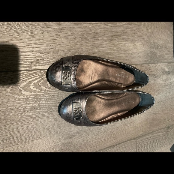 Coach - Picture 3 of 4